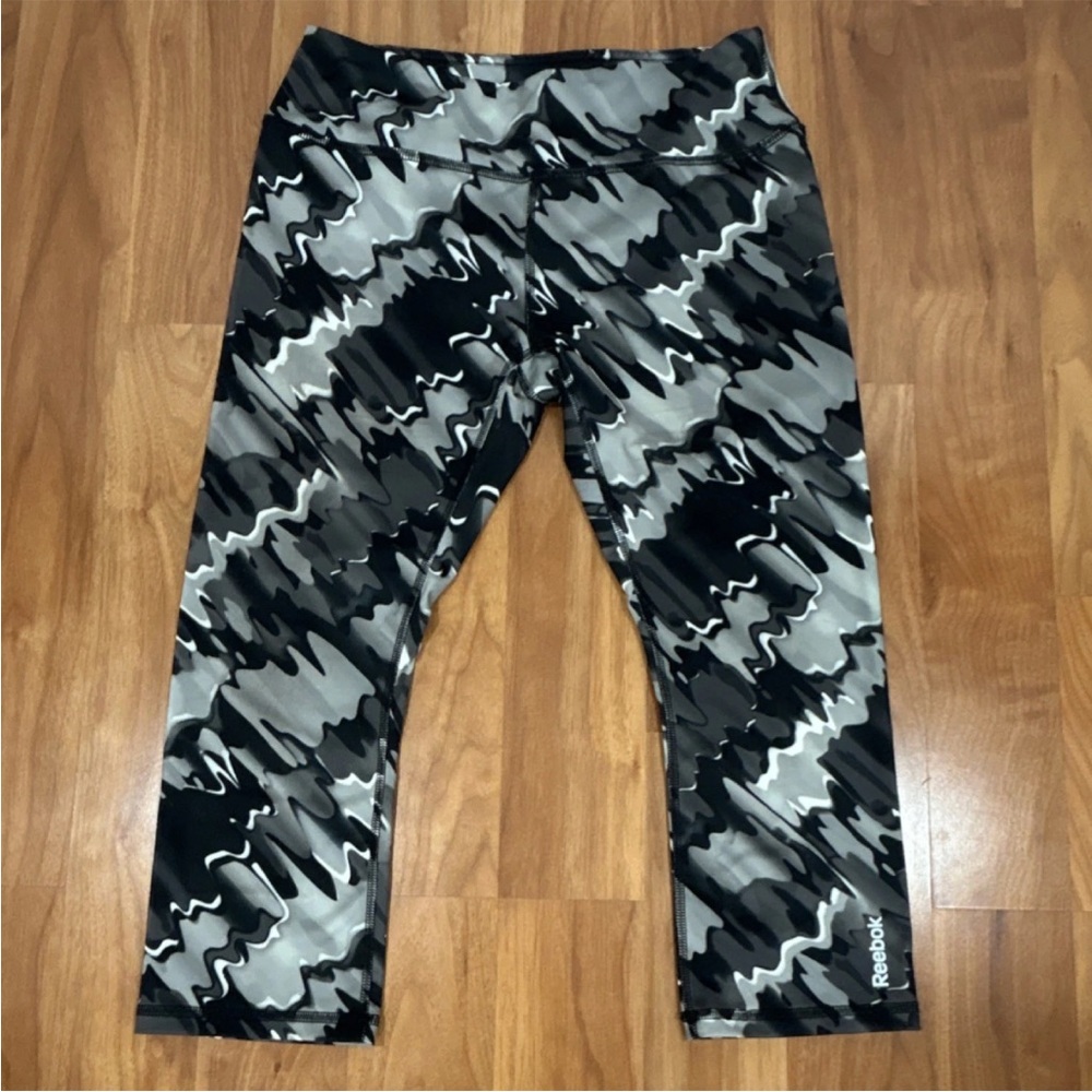 Reebok Women's Black Gray Camouflage Ankle Stretch Activewear Leggings Size M